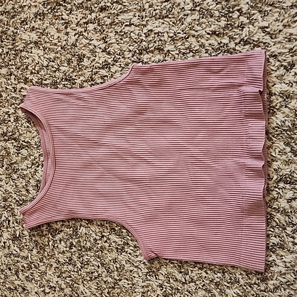 Ribbed Pink Crop Tank